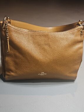 Coach F77999 Mia Pebble Leather Light Saddle/Gold Shoulder Bag EUC